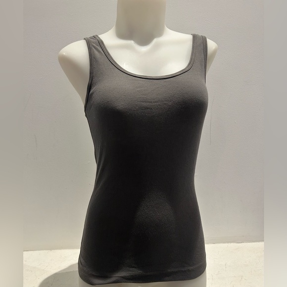 Three Dot new without tags ribbed super soft tank top. Grey.Amazing & flattering - Picture 4 of 9